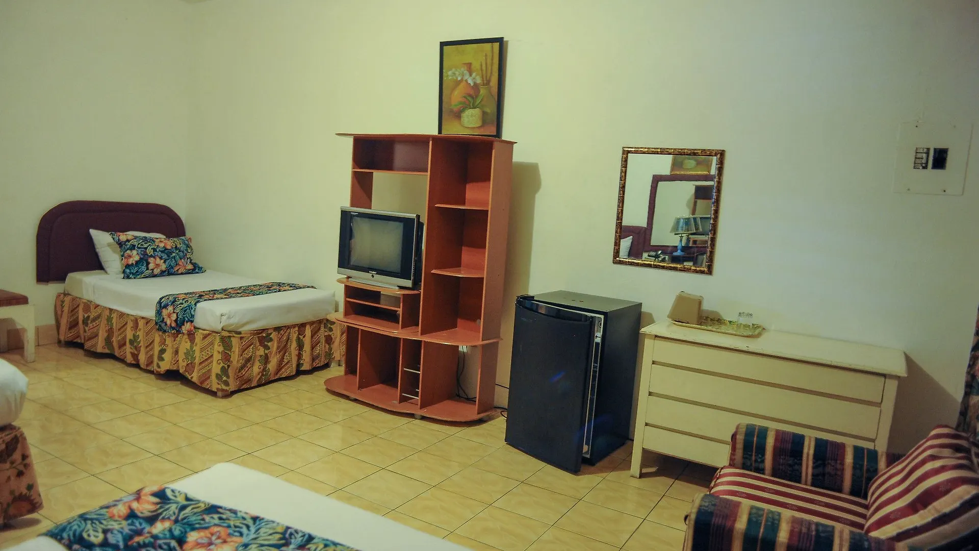 Glorianna Hotel Бухта Монтего