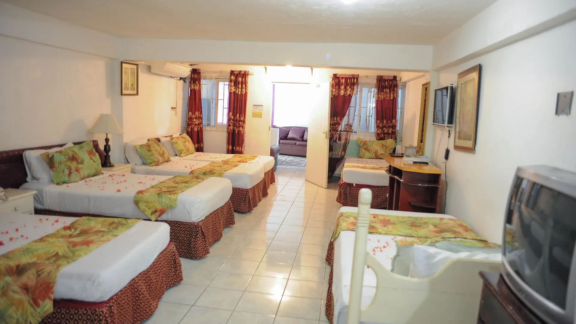 Glorianna Hotel Бухта Монтего